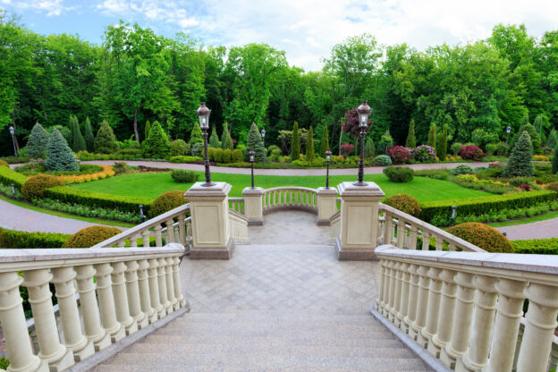 Luxurious Home Landscape Garden